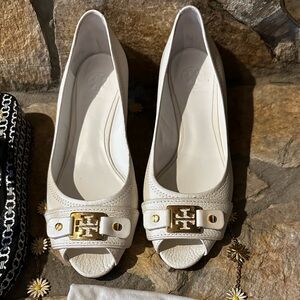 Like New Tory Burch Open Toe Wedges Size 8
